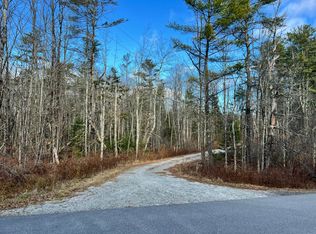 2 Briar Rose Ln, Freeport, ME 04032