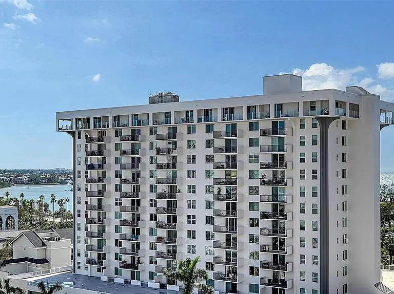 33 S Palm Ave #804 — Photo 48