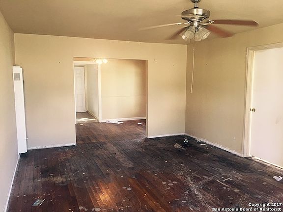 2nd image of 842 Sutton Dr