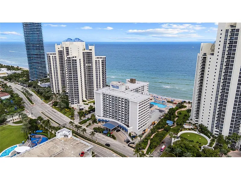 Building Photo - 19201 Collins Ave #449