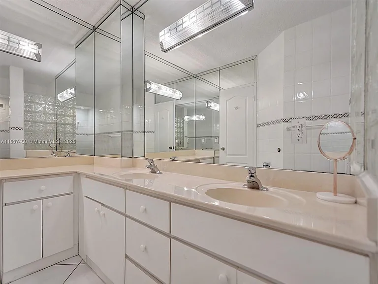 3725 S Ocean Dr #1506 — Photo 12