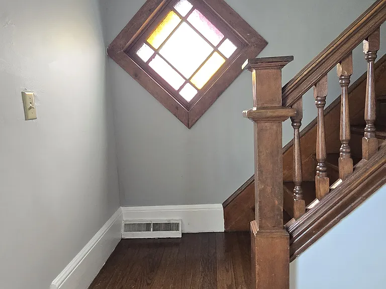 457 Wilson St — Photo 15