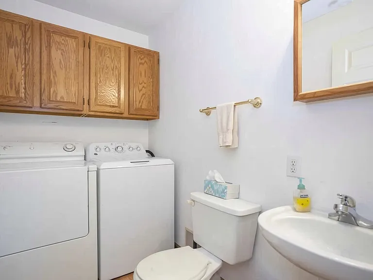 1484 Spencer Ave — Photo 6