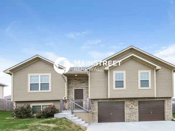 404 192nd St, Smithville, MO 64089