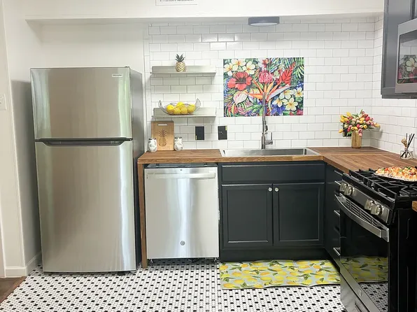 201 Grove Pl APT 5, San Antonio, TX 78209