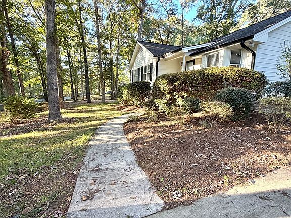 3rd image of 529 Woodman Dr
