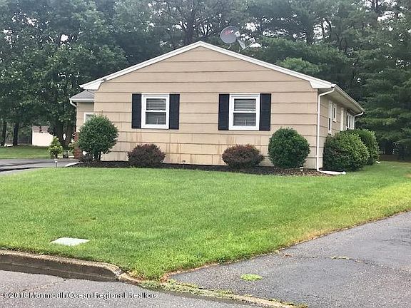 3rd image of 40 Cambridge Ct