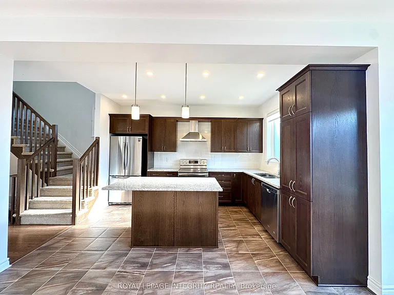 532 Supernova St — Photo 8