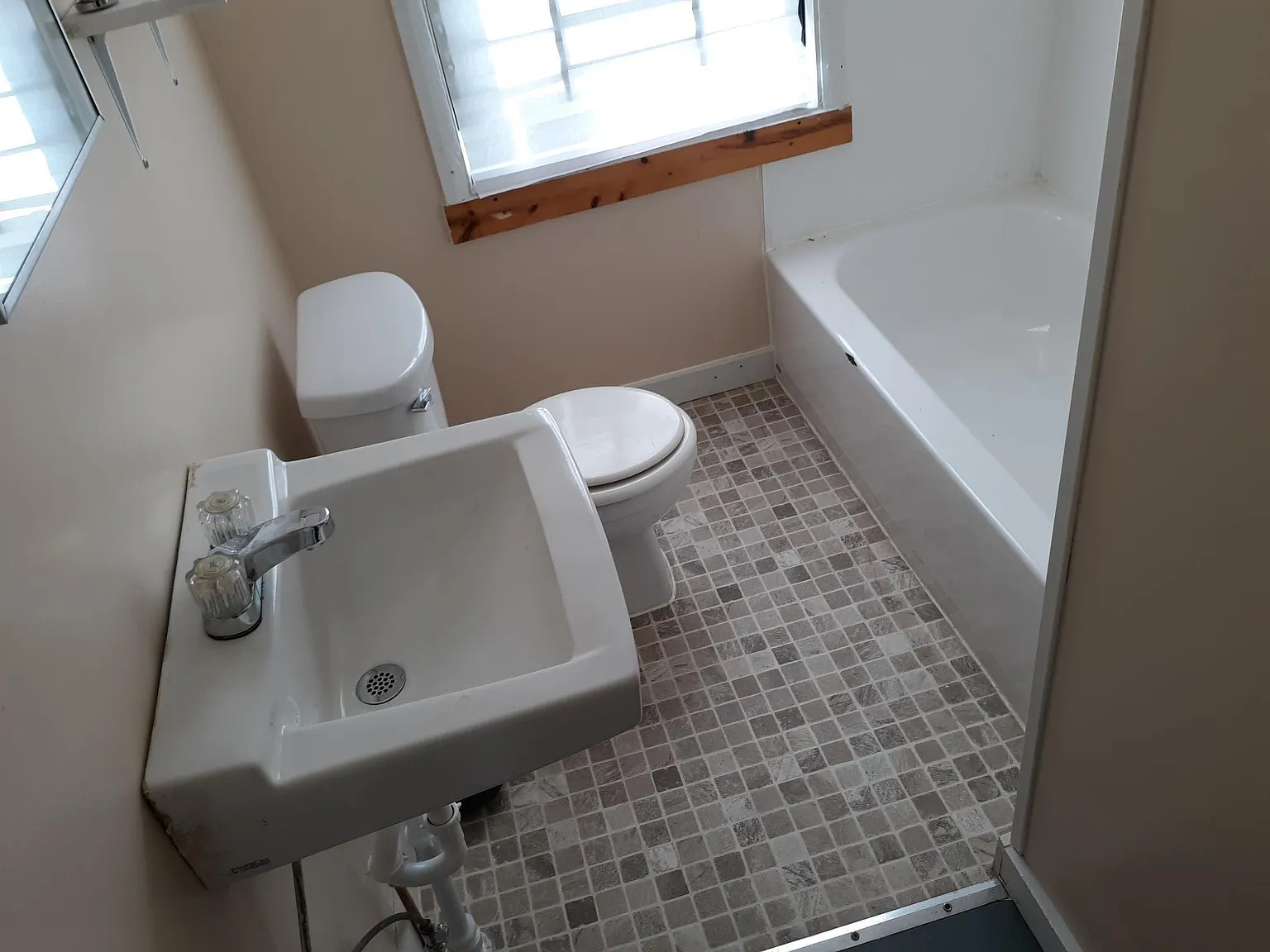 1303 Harlem Ave — Photo 2
