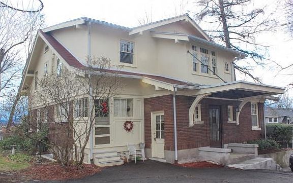 2nd image of 4 Davis St