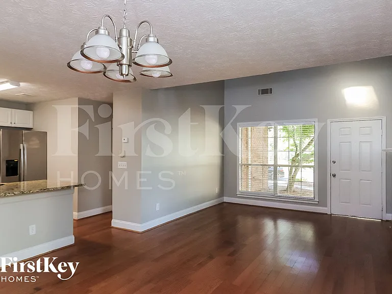 680 Crossbridge Aly — Photo 6
