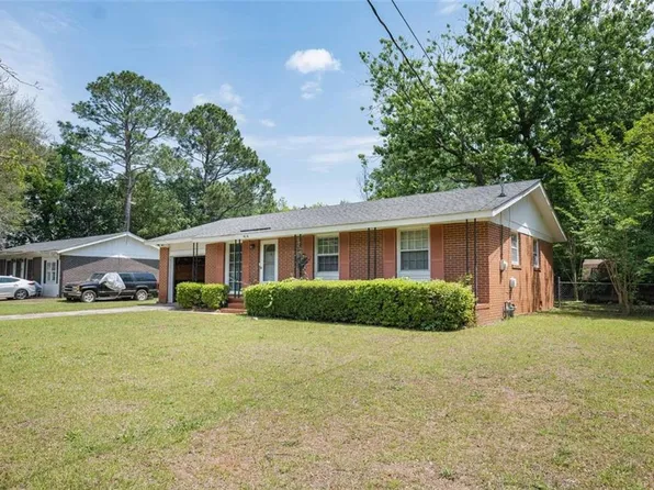 414 Charles Dr, Fort Valley, GA 31030