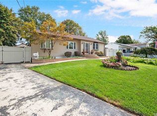 1653 Manatuck Blvd, Bay Shore, NY 11706