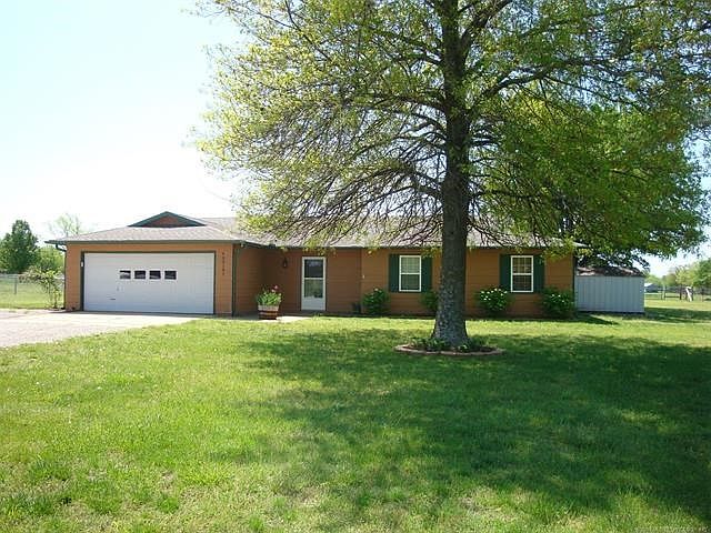Country home has 3 bedrooms, 2 full baths & 2 car garage. Several updates within.