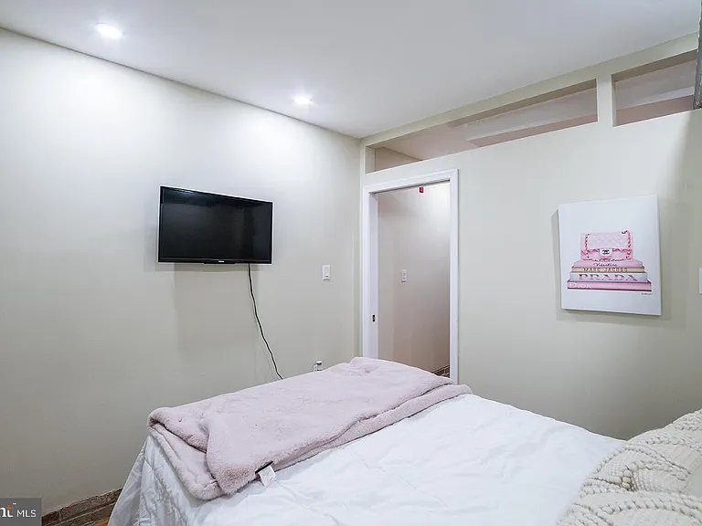 1122 E Passyunk Ave #1 — Photo 16