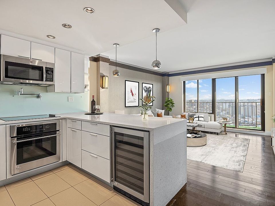 1st image of 25-40 Shore Blvd #Penthouse 19d