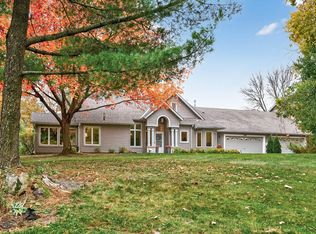 2566 Sumac Rdg, White Bear Lake, MN 55110