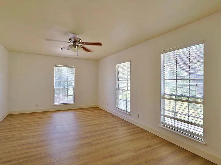 3181 Pinehurst Dr #D — Photo 28