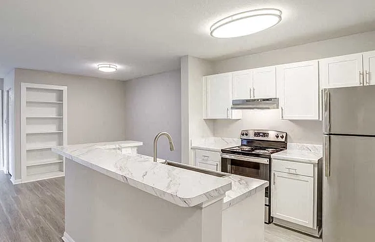 Kenwood Club at the Park Apartments — Photo 8