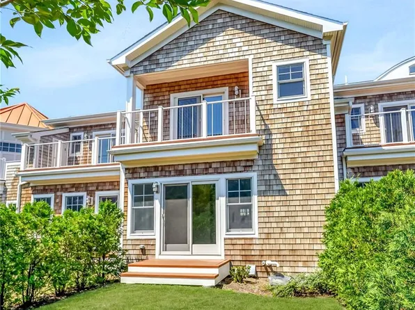 68 Foster Avenue #22, Hampton Bays, NY 11946