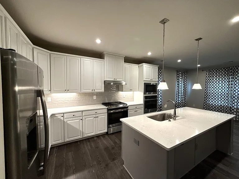 8807 Chapel Grove Crossing Dr — Photo 11