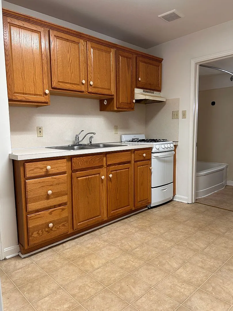 743-746 Skyline Dr #3 photo 1