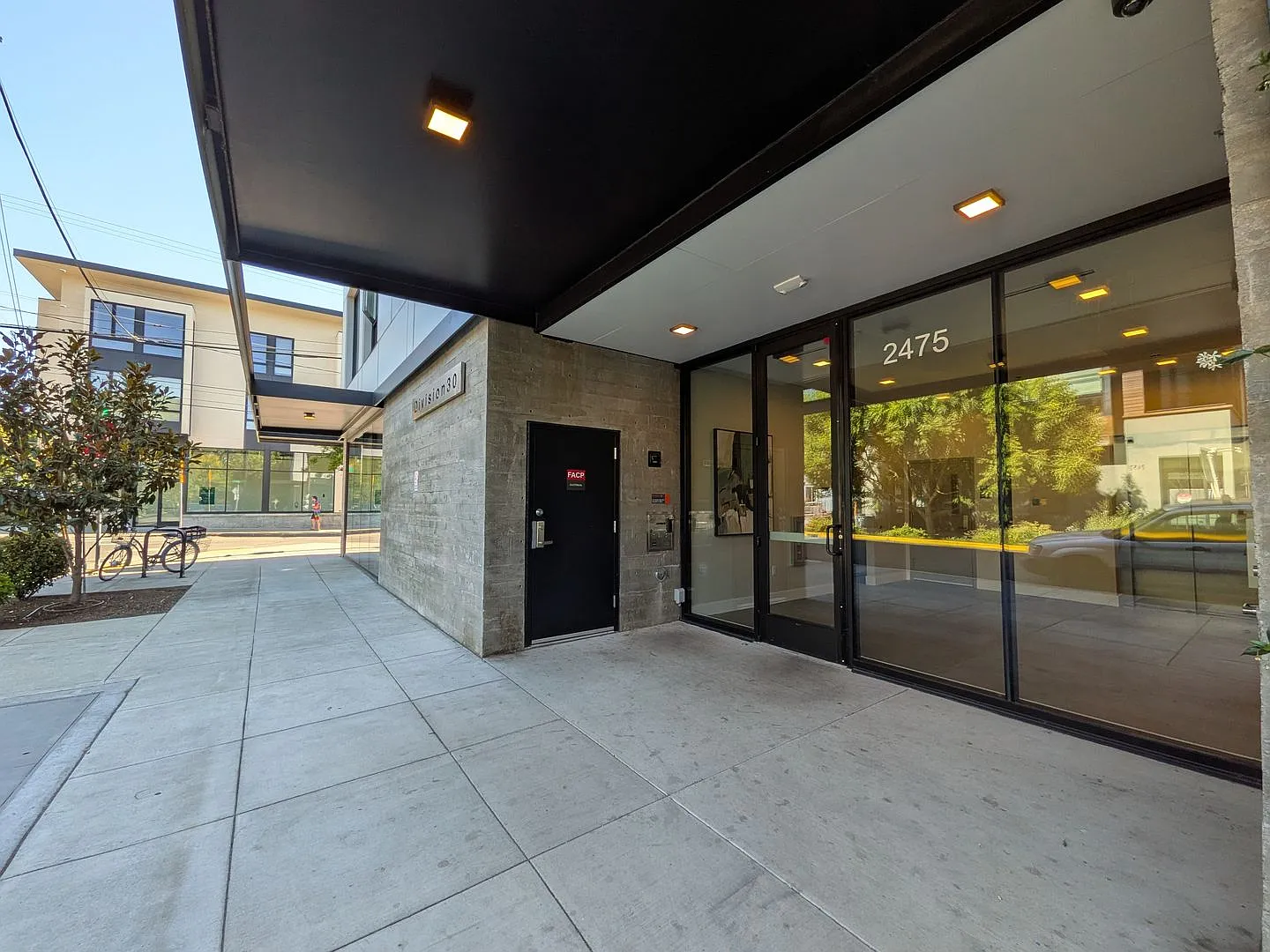 Division 31 Apartments — Photo 3