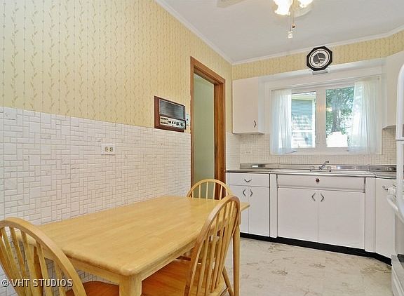 4th image of 1117 N Pine Ave