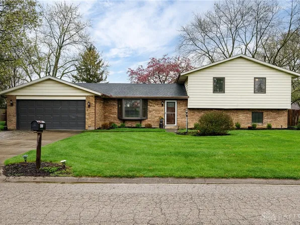 6833 Bejay Dr, Tipp City, OH 45371