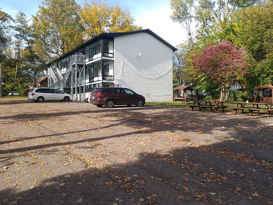 Front View with ample parking. Quiet Cul de Sac