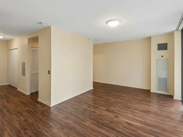 630 N State St #2001 — Photo 17