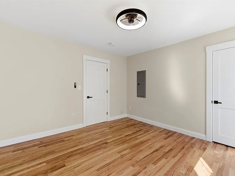 20 Beacon St #2 — Photo 15