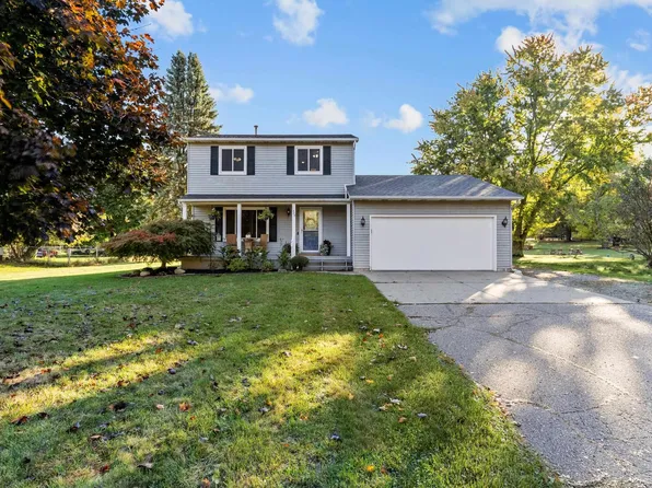 11486 Vista Dr, Fenton, MI 48430
