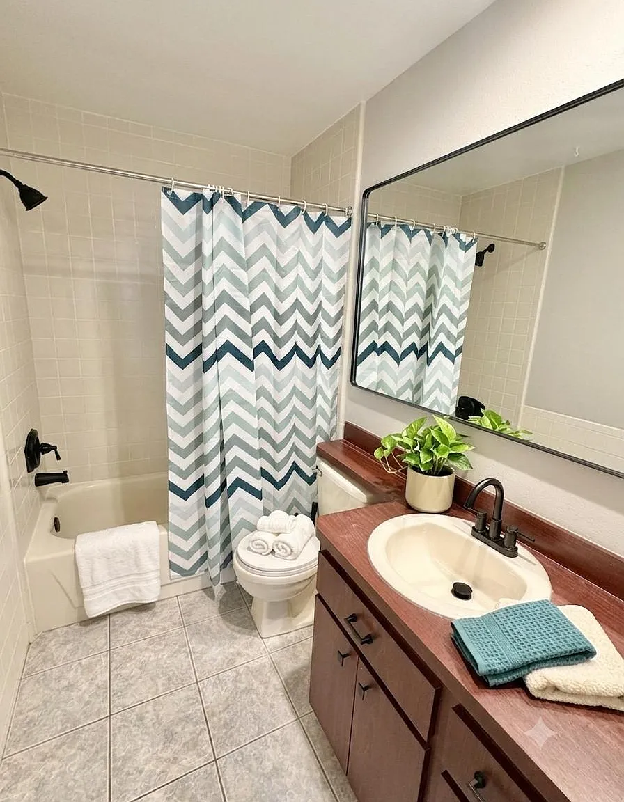 4 bed, 2.0 bath, 1562 sqft, $1,776 — Photo 2