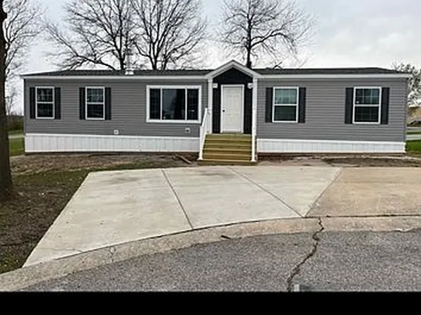 136 Darla Ct, Moscow Mills, MO 63362
