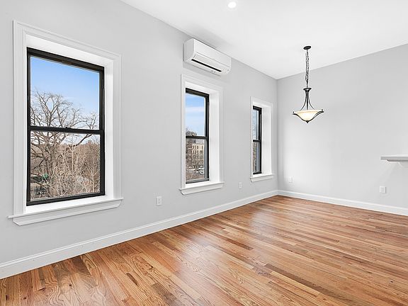 4th image of 587 Greene Ave #3