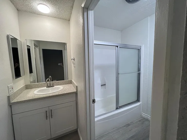 Full bathroom
