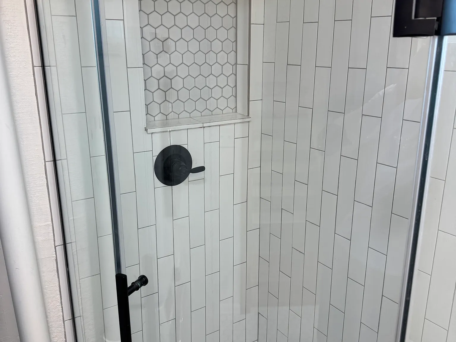 3 bed, 1150 sqft, $2,040 — Photo 2