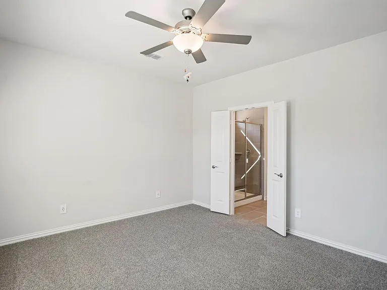 516 Ezra Ln — Photo 13