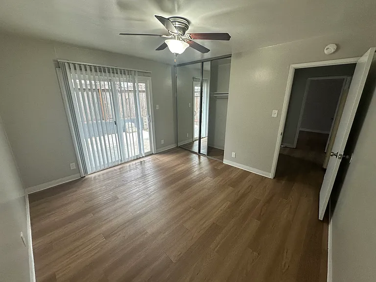 Villa Grove Apartments — Photo 31