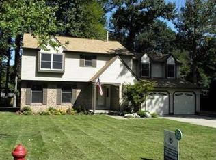 17 Greentree Dr, Burlington, NJ 08016