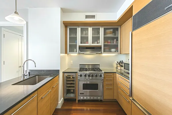 Rented by Brown Harris Stevens | media 8