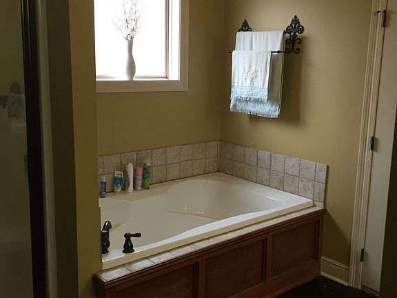 4th image of 113 Wind Haven Ln