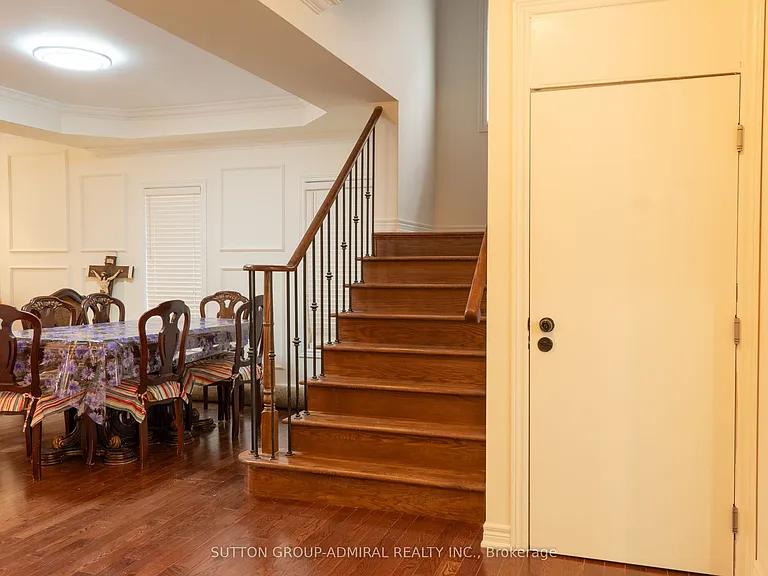 29 Wendelyn Dr #MAIN 2ND FLOOR — Photo 17