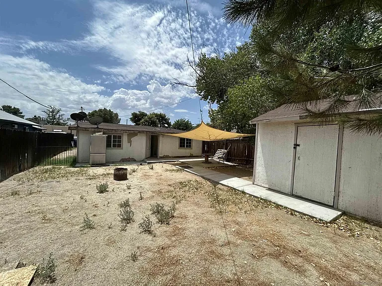 44660 Holtville Ave — Photo 14