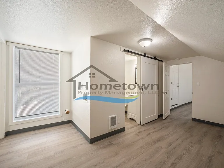 403 E Wallace Ave #3 — Photo 5