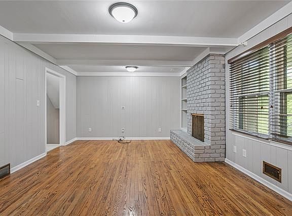4th image of 1163 Queens Pl