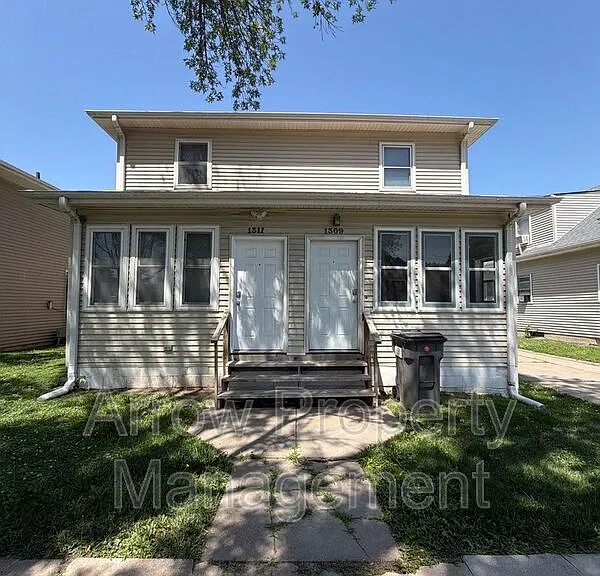 1309 S 10th St — Photo 1