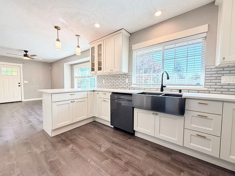 10107 SE Harold St — Photo 3