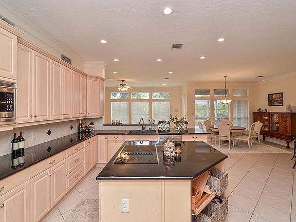 3rd image of 19023 Windsor Lakes Dr